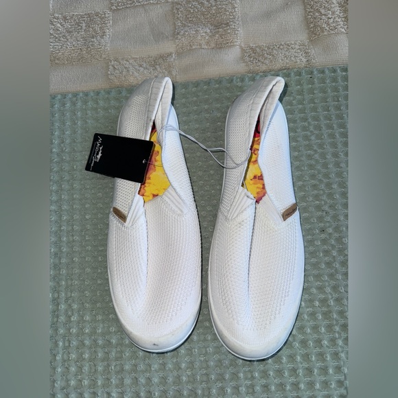 New Maui and Sons Slip on size 10 - Picture 1 of 5